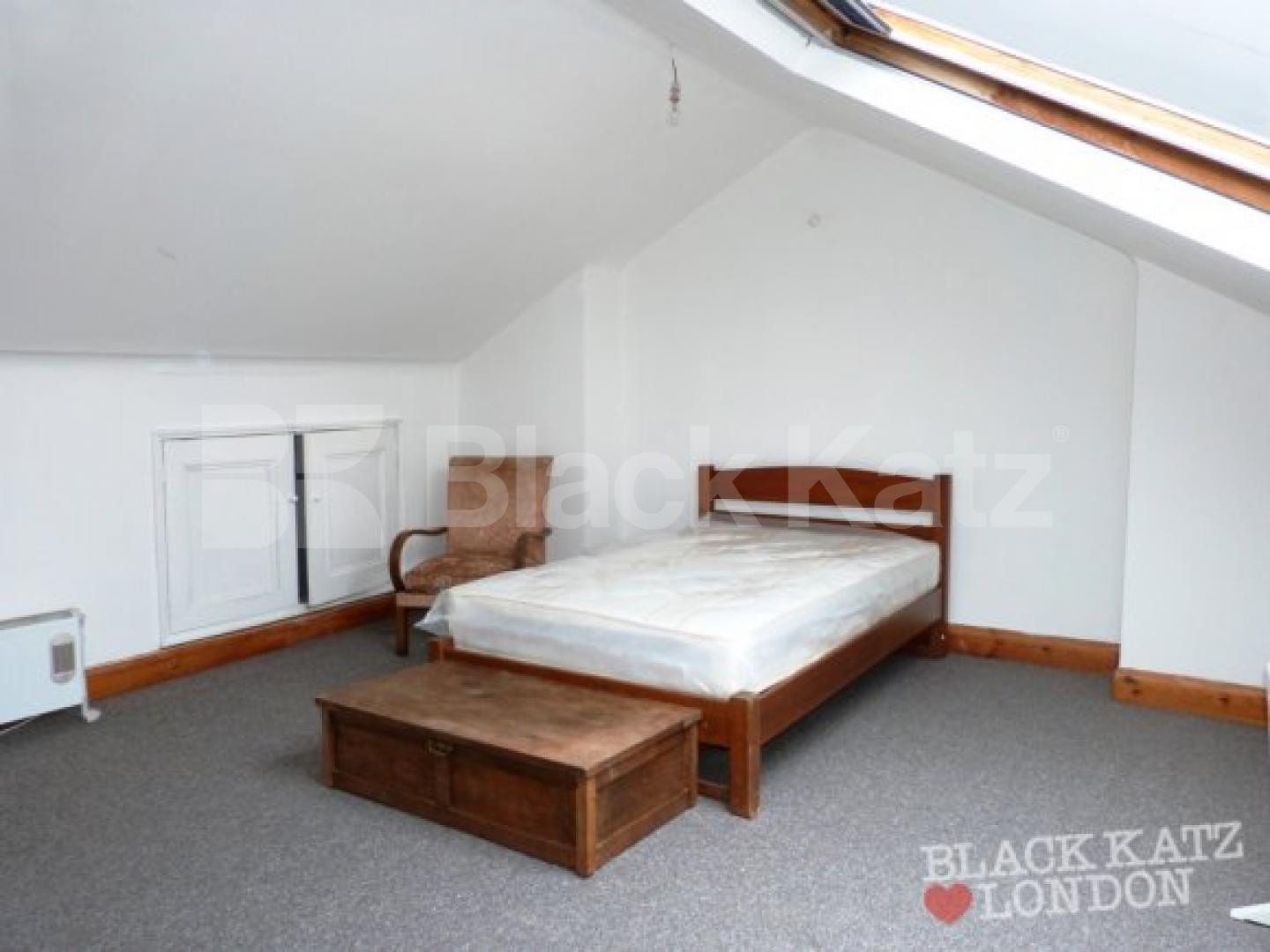 			INCLUSIVE OF COUNCIL TAX AND WATER!!, 2 Bedroom, 1 bath, 1 reception Flat			 Park Road, CROUCH END